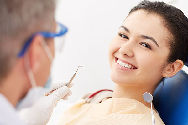 Choosing the Right Dentist for a Smile Makeover from About Dental Care in St. George, UT